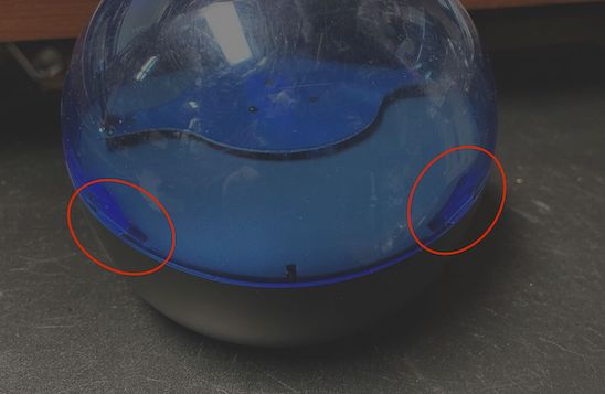 Latches visible from the outside (pic from eBay)